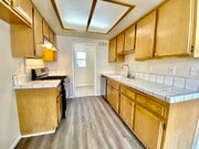 Photo - 553 W 22nd St