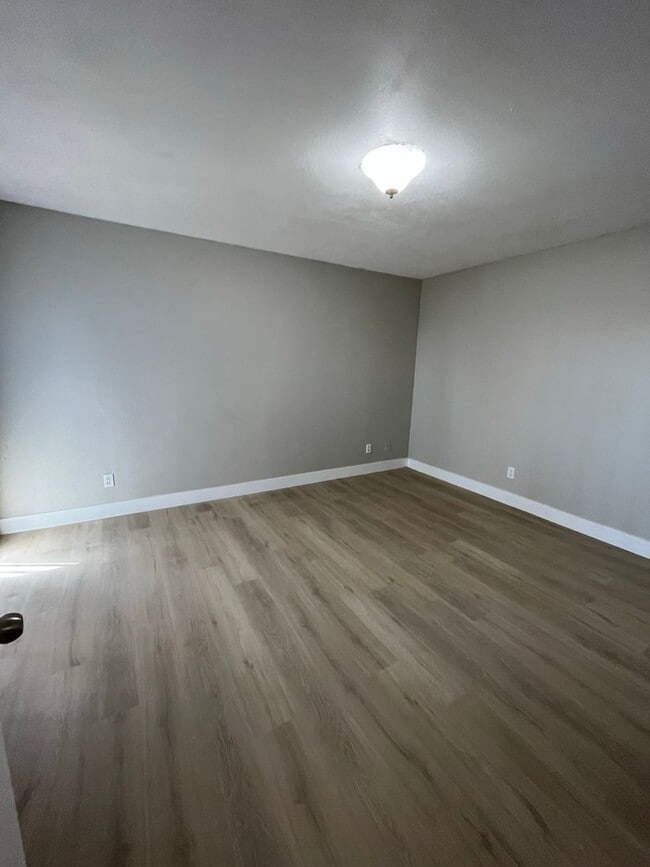 Photo - 20460 Rimrock Rd E