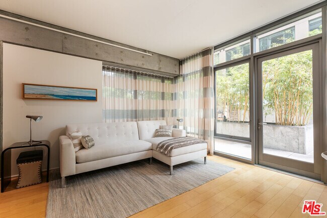 Photo - 1100 S Hope St Unit 407