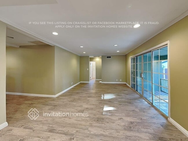 Photo - 7327 Newcastle Ave