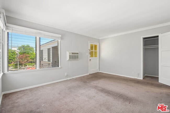 Photo - 4951 Cahuenga Blvd Unit 4951A
