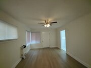 Photo - 4215-4217 S Budlong Ave Unit 4215