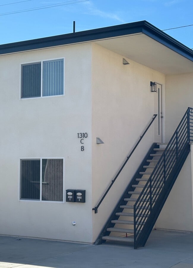 Building Photo - Reddy Properties Gardena # 2 Unit 1310