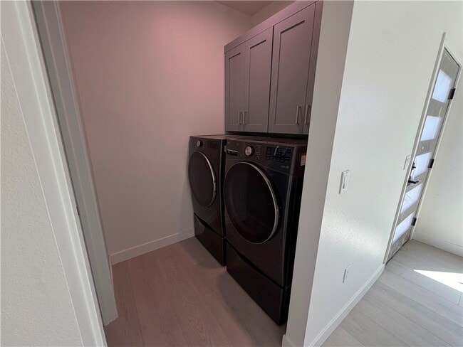 Photo - 16302 Mt Nimbus St
