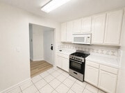 Photo - 15040 Moorpark St