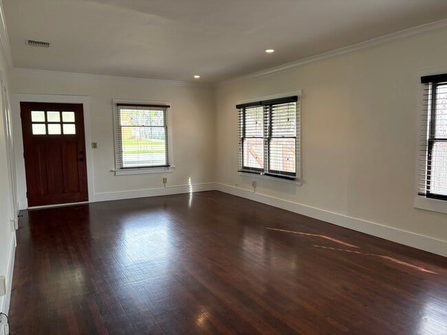 Living room - 1740 Whitefield Rd