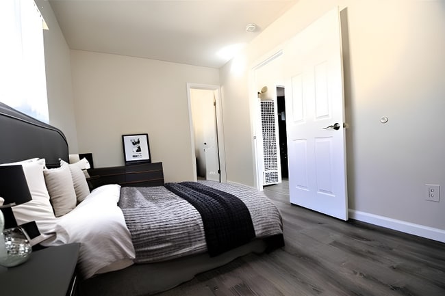 Photo - 521 Park Way