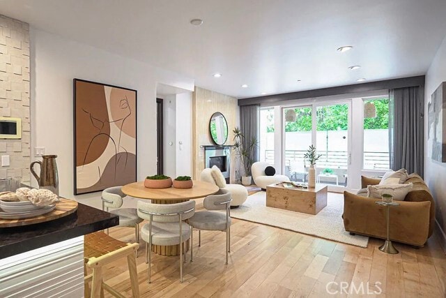 Building Photo - 1318 S Roxbury Dr Unit 118