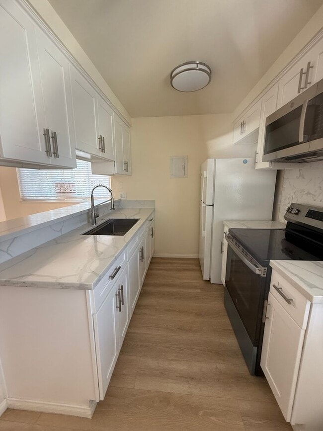 Photo - Newbury Park Condo - Two Bedroom one bath ...