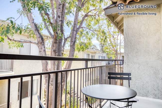 Photo - 17200 Burbank Blvd Unit FL2-ID947