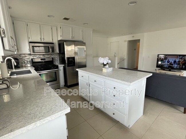 Photo - 1459 Claude Ln Unit 1