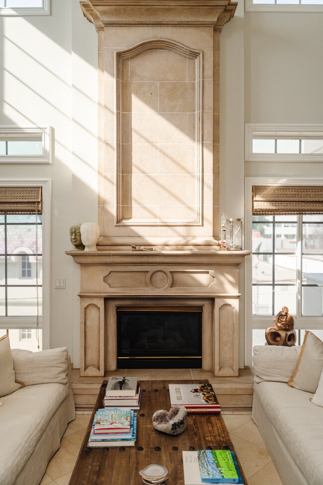 Photo - 125 Rexford Dr