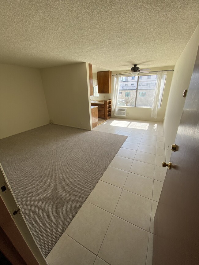 Photo - 815 S Crenshaw Blvd Unit 206