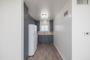 1BR, 1BA - 655SF - Kitchen - 536 S. Flower St Apartments