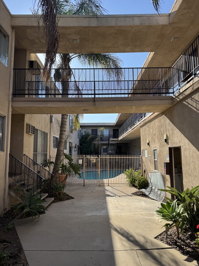 Photo - 4623 La Mirada