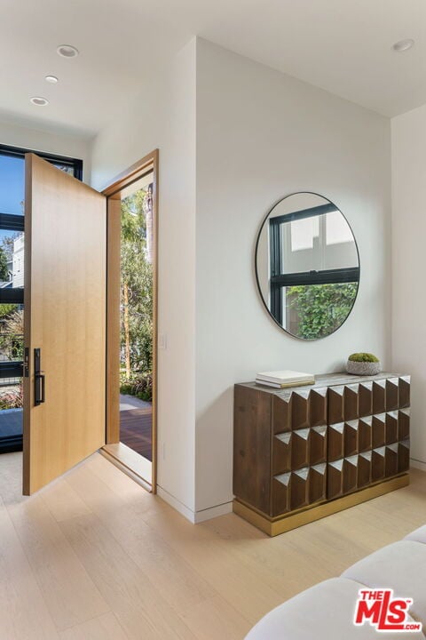 Photo - 822 Superba Ave