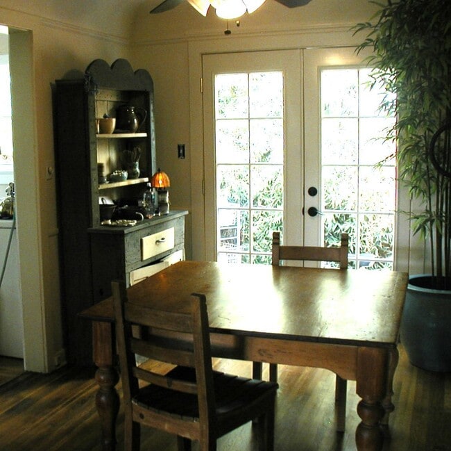 Photo - 2821 Broadway