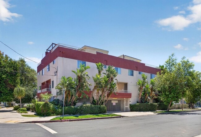 Building Photo - 18358 Saticoy St
