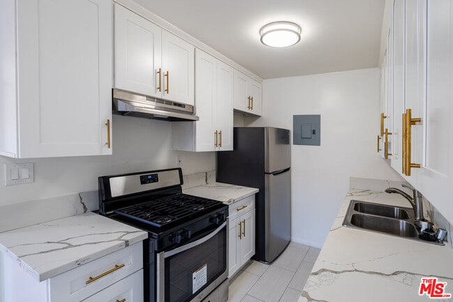 Photo - 7209 Willoughby Ave Unit 15