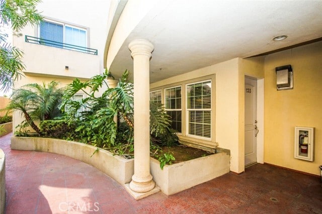 Photo - 719 E Providencia Ave Unit 103