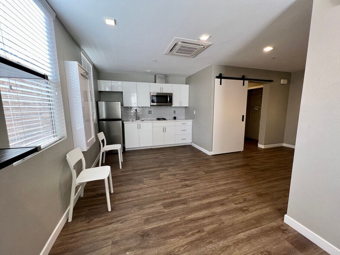 Floor Plan - 435-105
