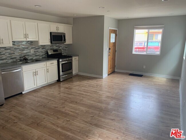 Photo - 5526 Barton Ave