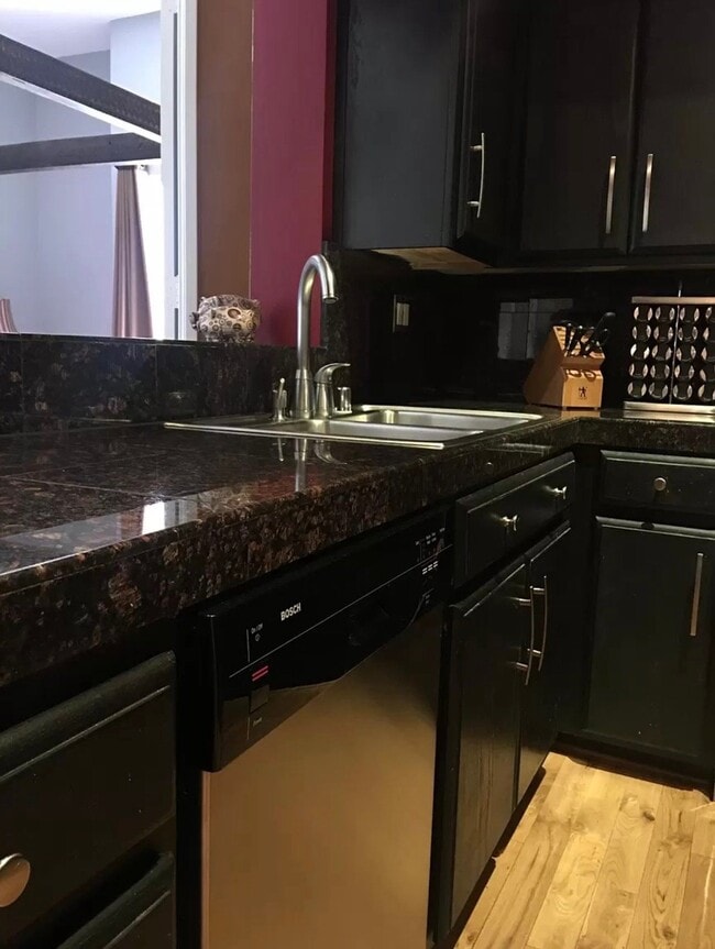 Photo - 5151 Balboa Blvd