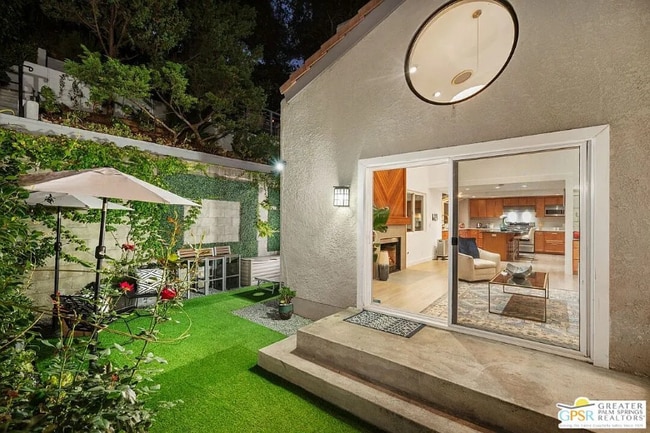 Photo - 1456 1/2 E Chevy Chase Dr