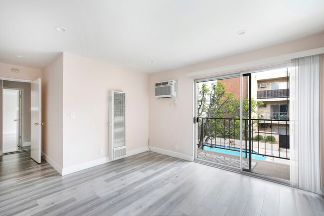 Photo - 365 Burchett St Unit 217