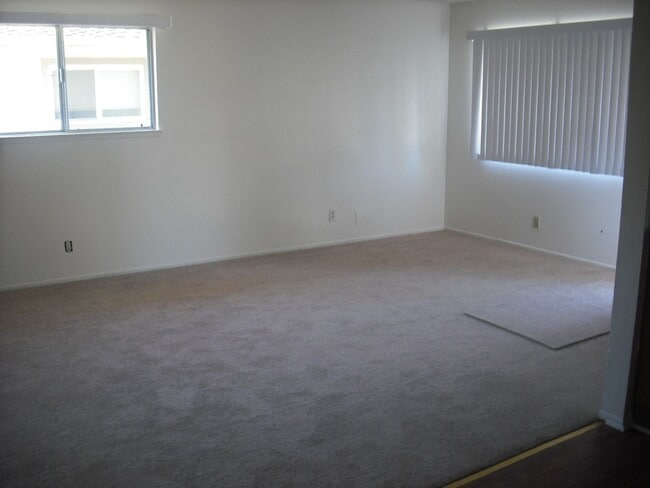 Photo - Spacious single level condominium home