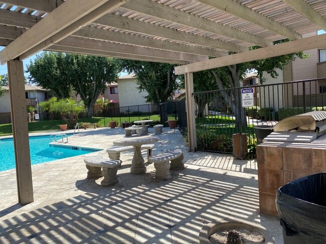 Photo - One Bedroom Apartment near UCR