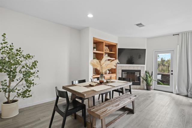 Building Photo - 1431 Caminito Capistrano Unit 3