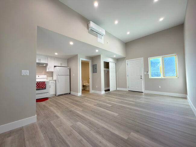 Photo - 1382 Molino Ave Unit A