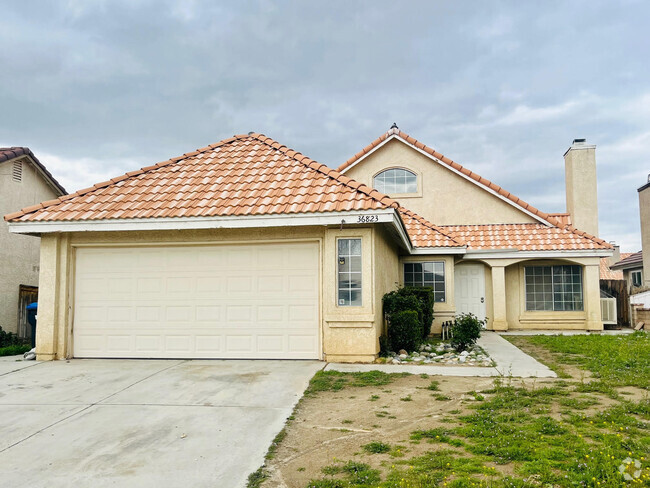 Building Photo - 36823 Hillcrest Dr Rental