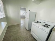 Photo - 240 S Reeves Dr Unit 5