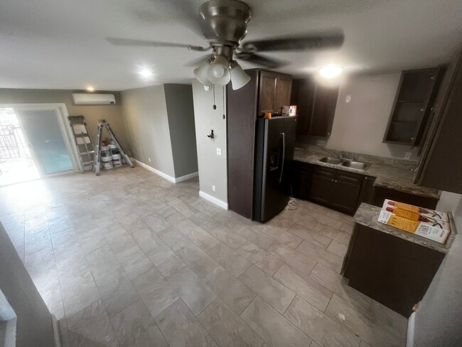 Photo - 937 Grand Ave Unit 1