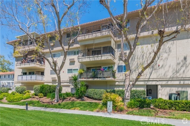 Building Photo - 2381 Via Mariposa W Unit 2C Rental