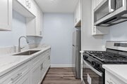 Photo - 1804 W 78th St Apartment Unit 4