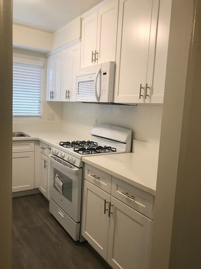 Photo - Parr, 10424-10425 Unit 10425 #B