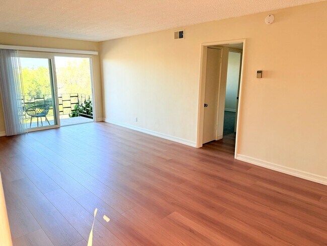 Photo - Riviera Apartments