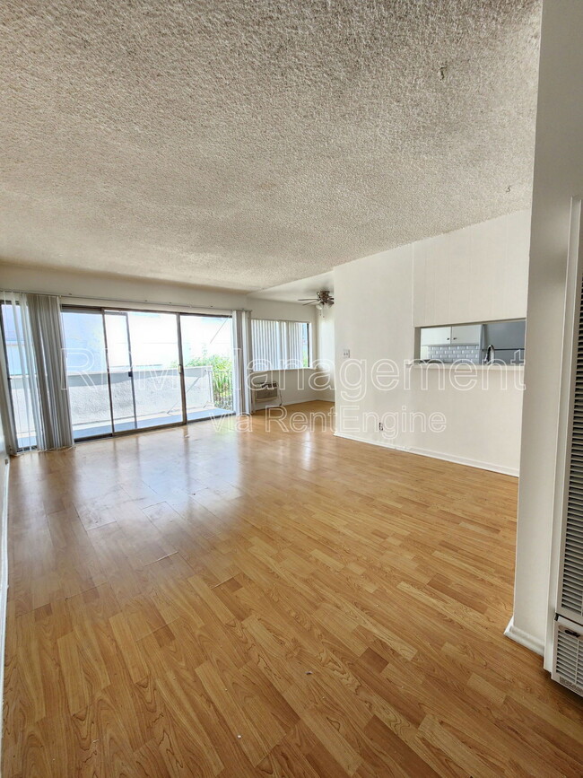 Photo - 1538 N Detroit St Condo Unit 8
