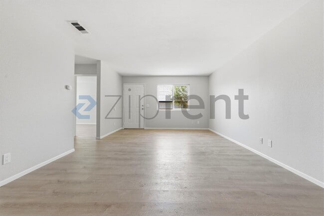 Photo - 34901 Marcia Rd