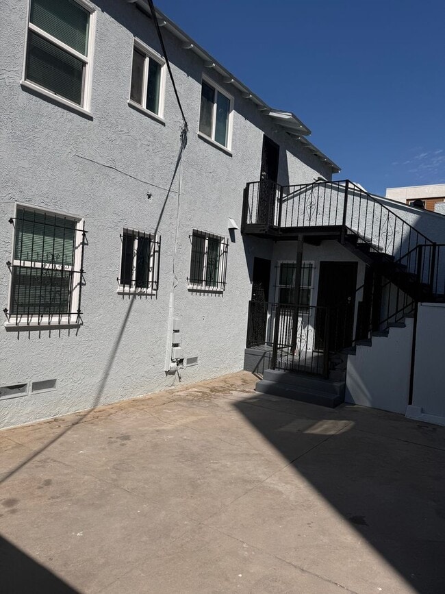 Photo - FOR RENT — COMPLETELY REMODELED Apartment Unit 3529