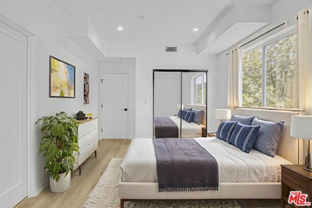 Photo - 10828 Hesby St