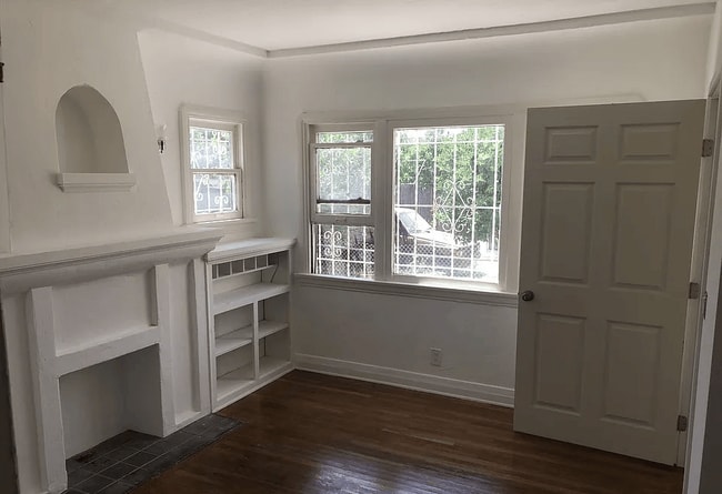 Building Photo - 6119 11th Ave Unit 6119.5 Rental