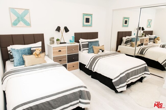 Photo - 625 S Barrington Ave Unit 103