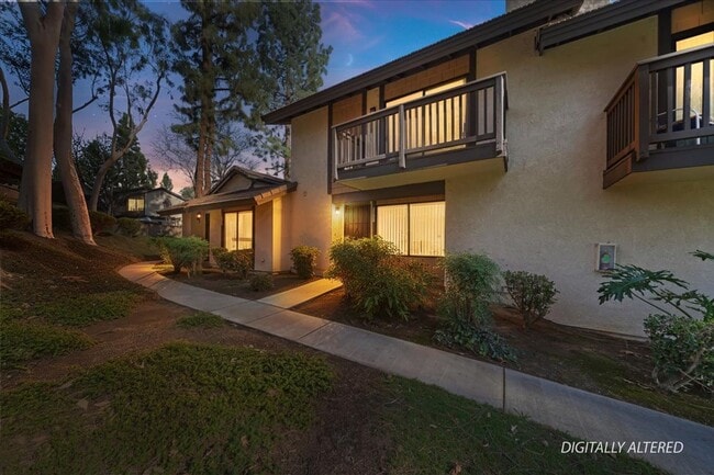 Building Photo - Canyon Crest Beauty***MOVE IN READY***