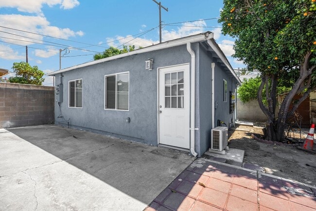 Photo - 14016 Anola St