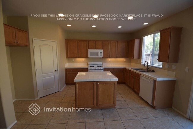 Photo - 3890 Bluff St