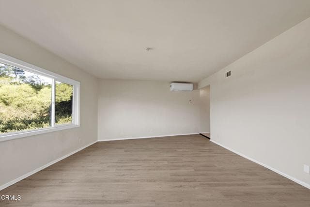 Photo - 1537 Silverwood Dr
